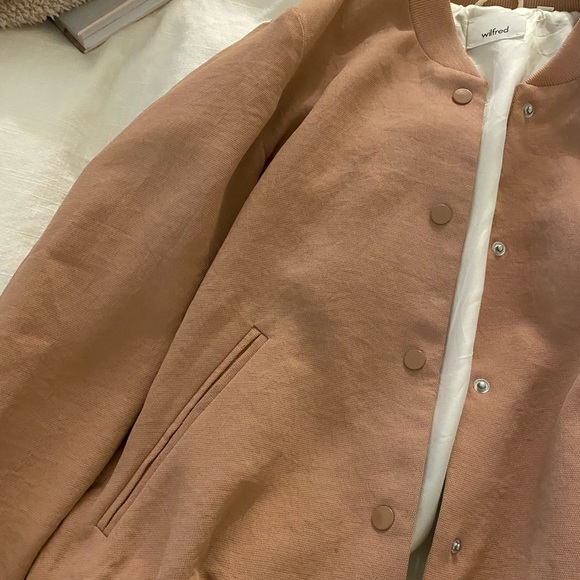 Aritzia Wilfred Bomber - Picture 3 of 5